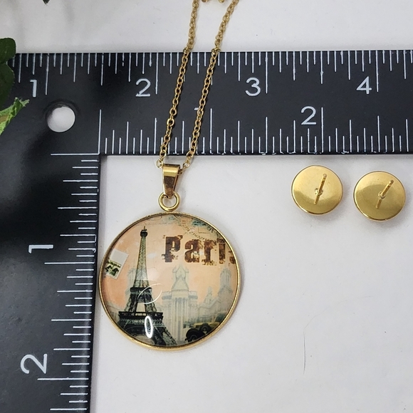 Gold Eiffel Tower Paris Graphic Pendant and Matching Earrings - Picture 6 of 7